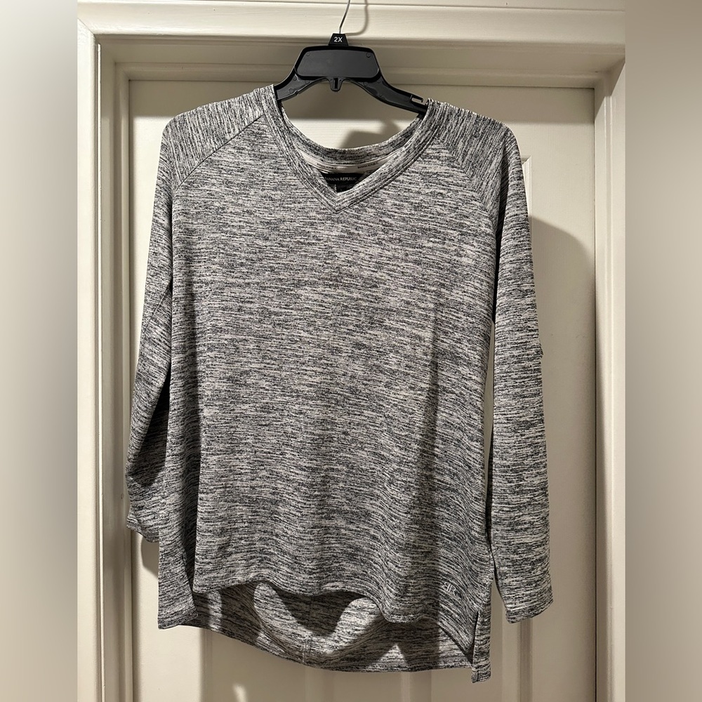 Banana Republic V-Neck Top, Long Sleeve, Grey & Black, Size Large NWT